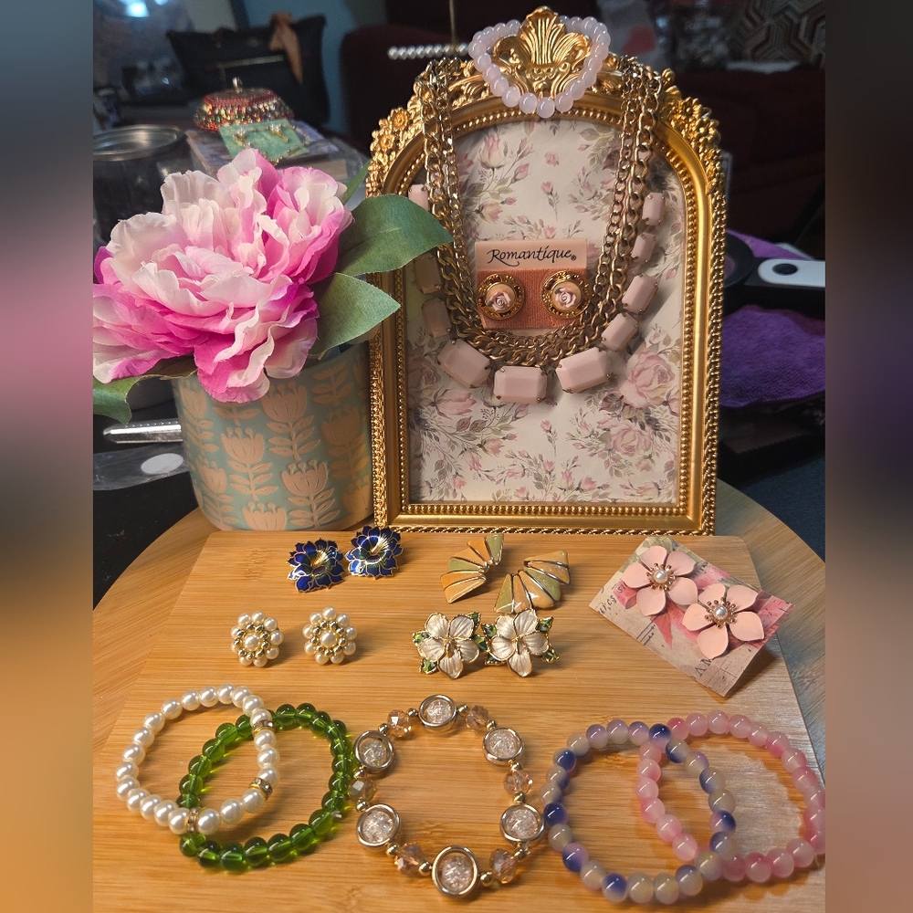 Bundle Lot Set with 13 Jewelry Pieces | Vintage & Modern